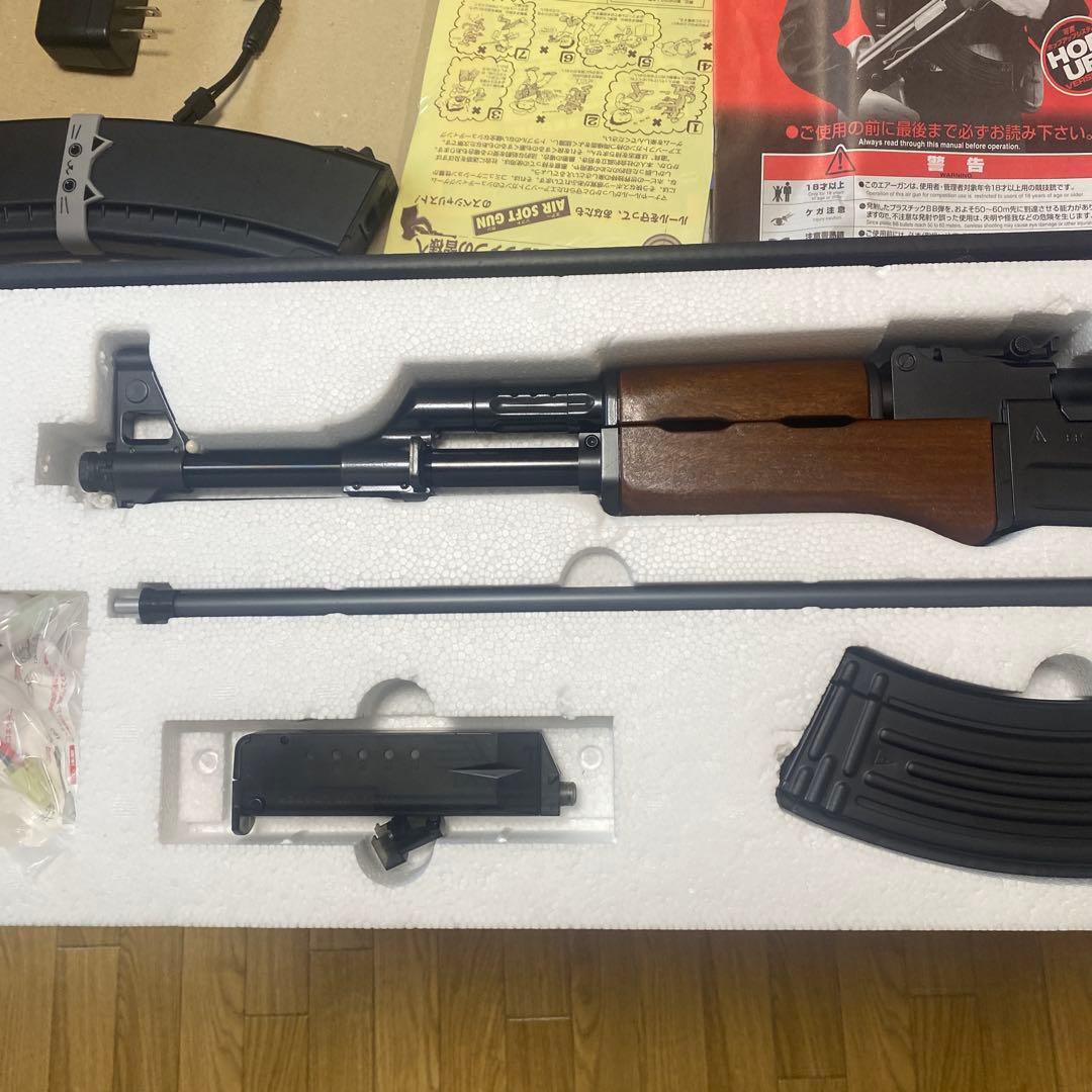 東京マルイ　AK47電動ガン バッテリー、充電器、予備マガジン、玉入れ有り