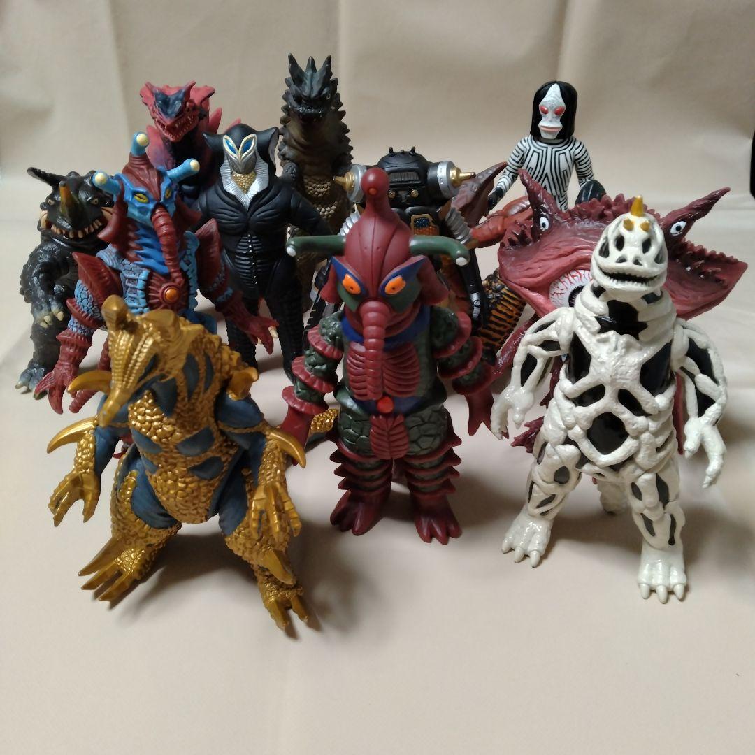 ウルトラマン怪獣　ソフビ　13体