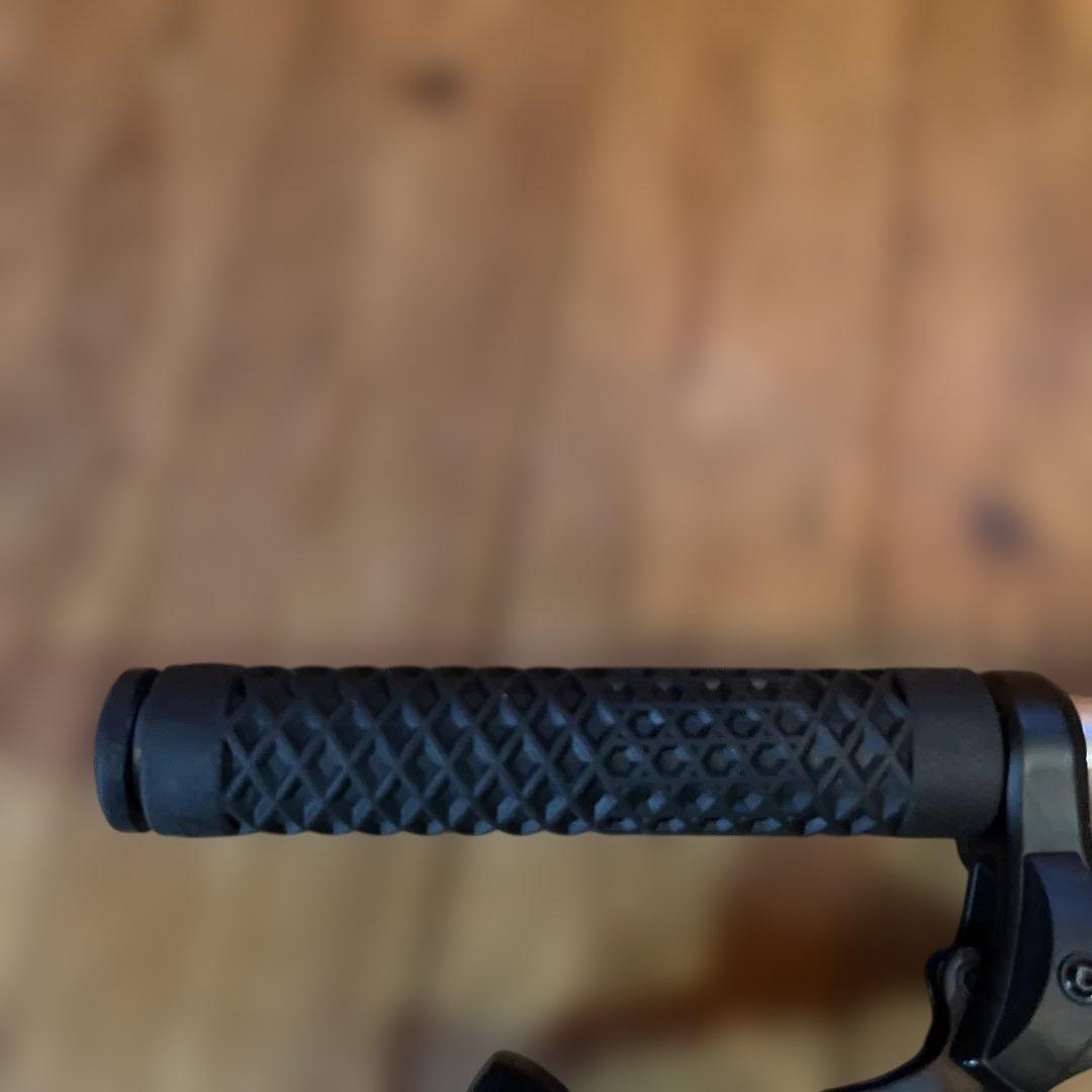 NITTO for shred bar 31.8とグリップのみ