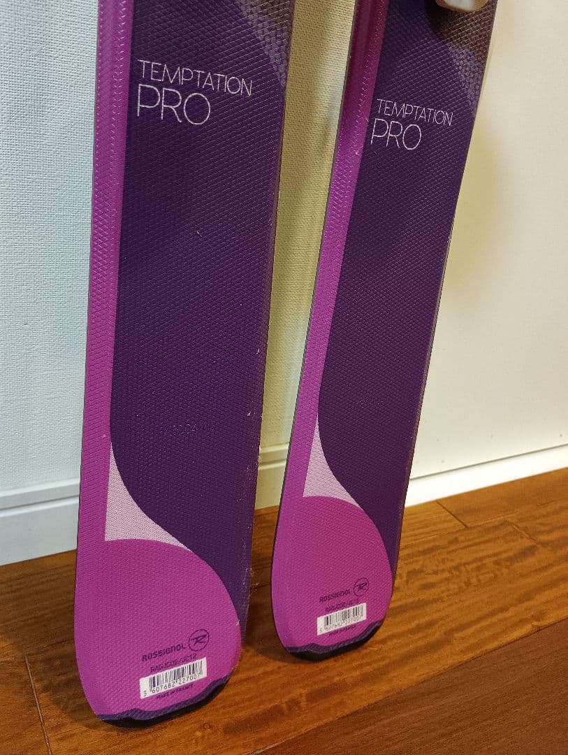 ロシニョール キッズ TEMPTATION PRO 140cm LOOK