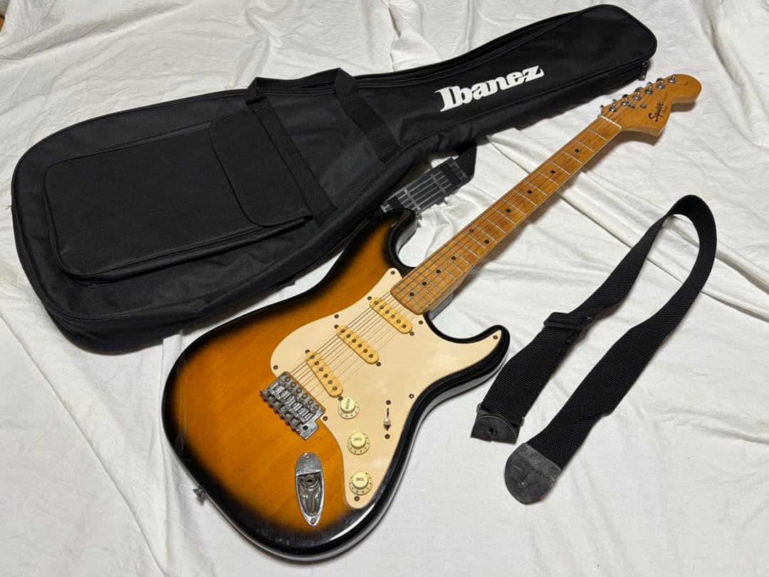 u*a様 Squier by Fender エレキギター　ソフトケース付1916