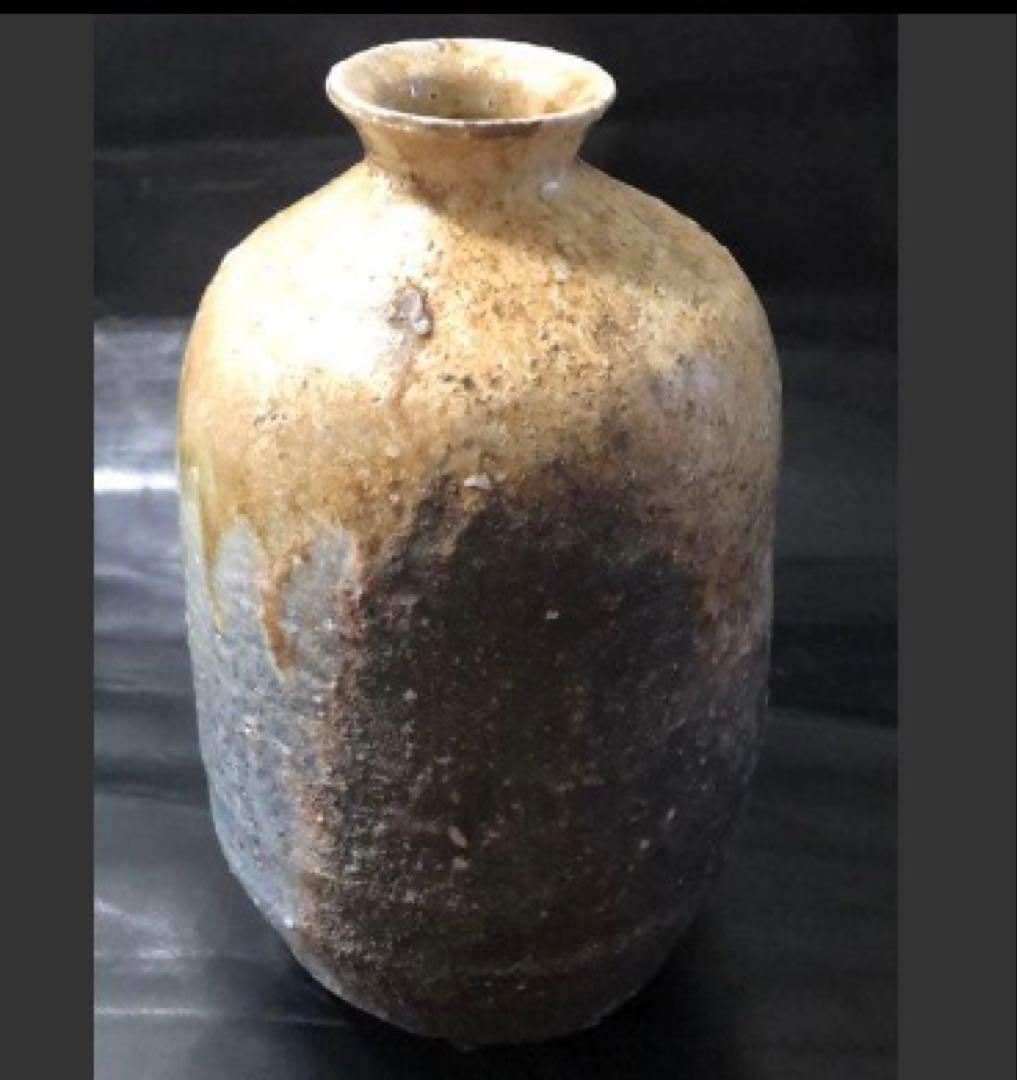 遺品整理◼️骨董収集家だった祖父のコレクションのお宝の特大サイズの壺、壷、花瓶