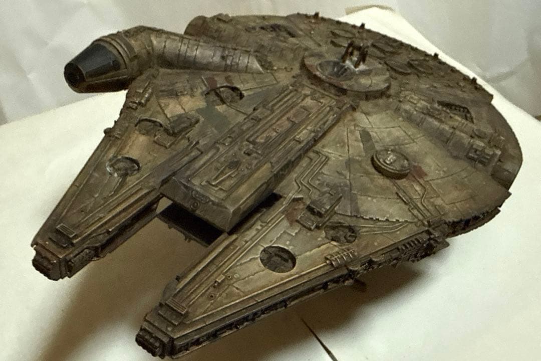 スターウォーズ ミレニアムファルコン バンダイプラモデル 塗装済み完成品