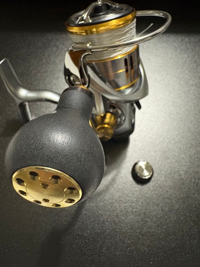 極美品 DAIWA フリームス 2500S-XH パワーハンドル仕様