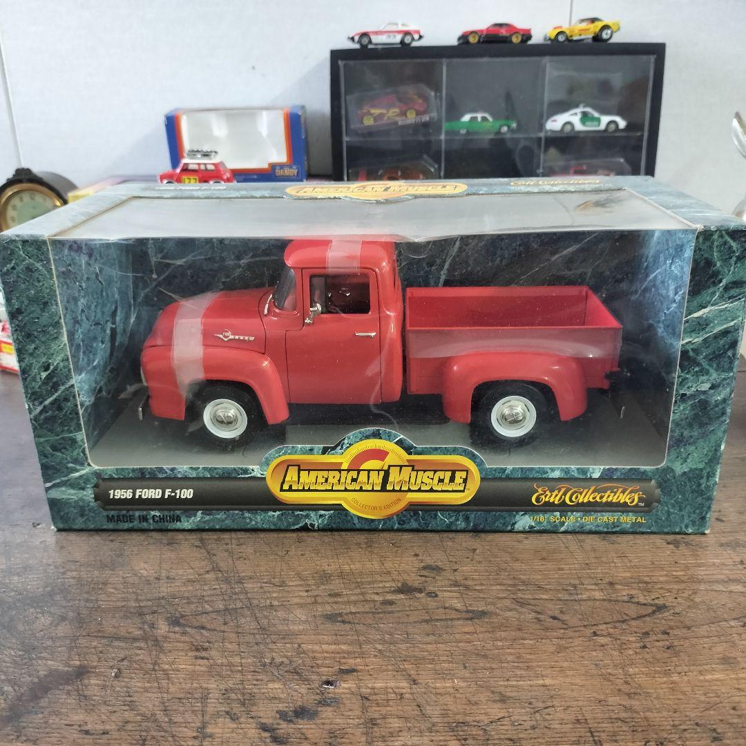新品未開封　フォード F100 トラック 1/18スケールダイキャストメタル