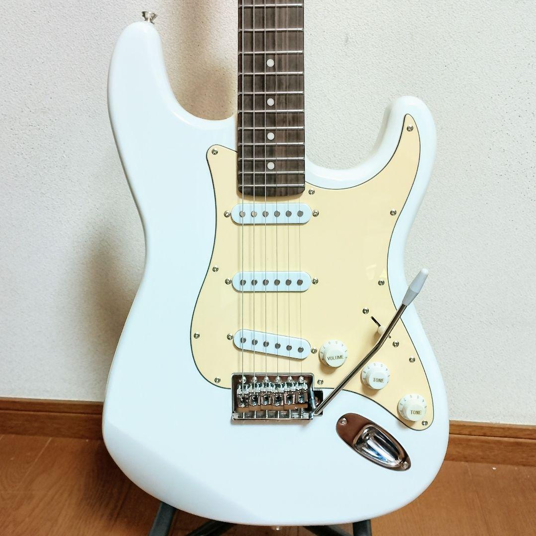 美品　BUSKER’S　ストラトキャスタータイプ　エレキギター　ホワイト
