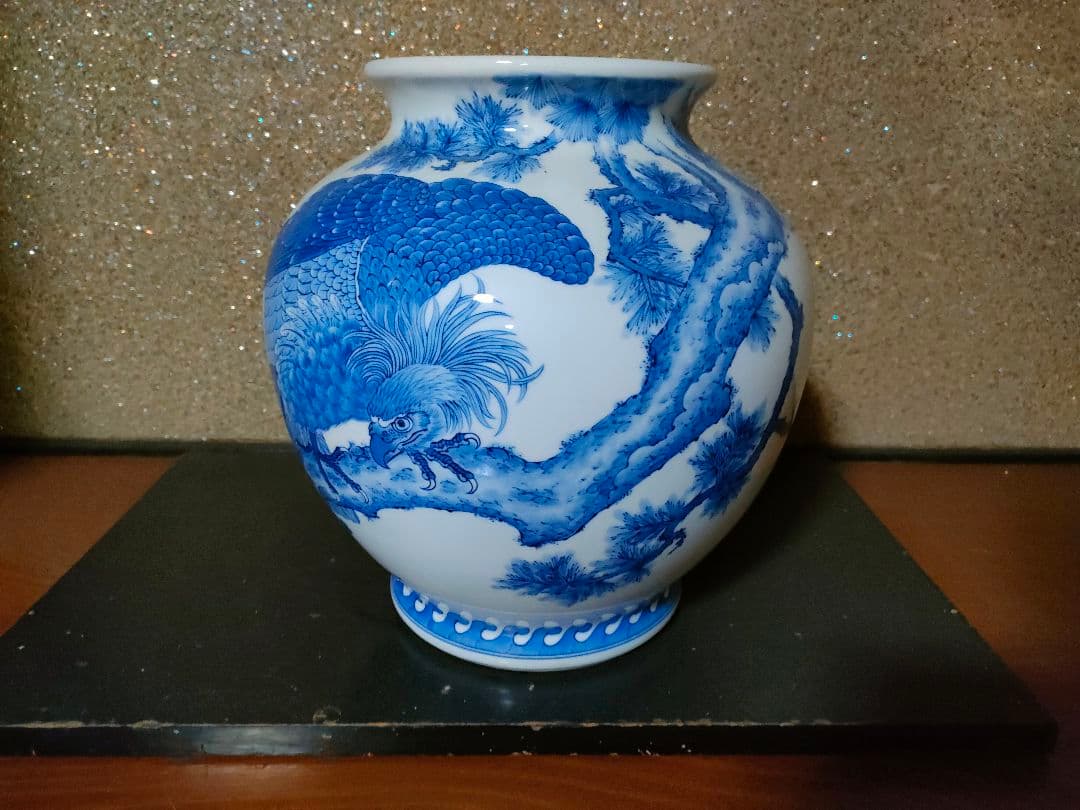 華山萬右衛門　松鷹文　花瓶　　 高さ３３.５ｃｍ　有田焼(直接引取も可)