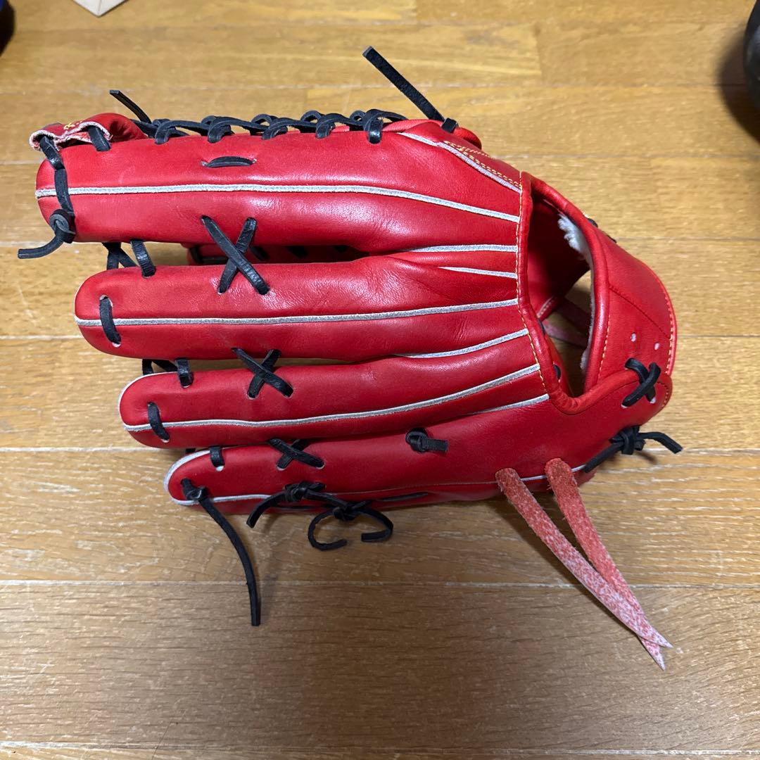 アンダーアーマー　Under Armour 硬式グローブ レッド　クロ紐