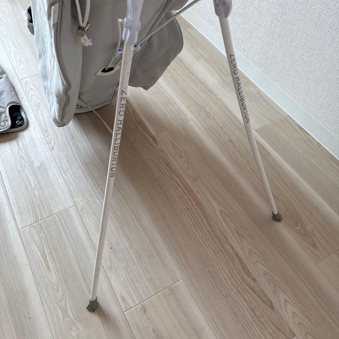 ゼロハリバートン　キャディバッグ　スタンド式　軽量　グレー