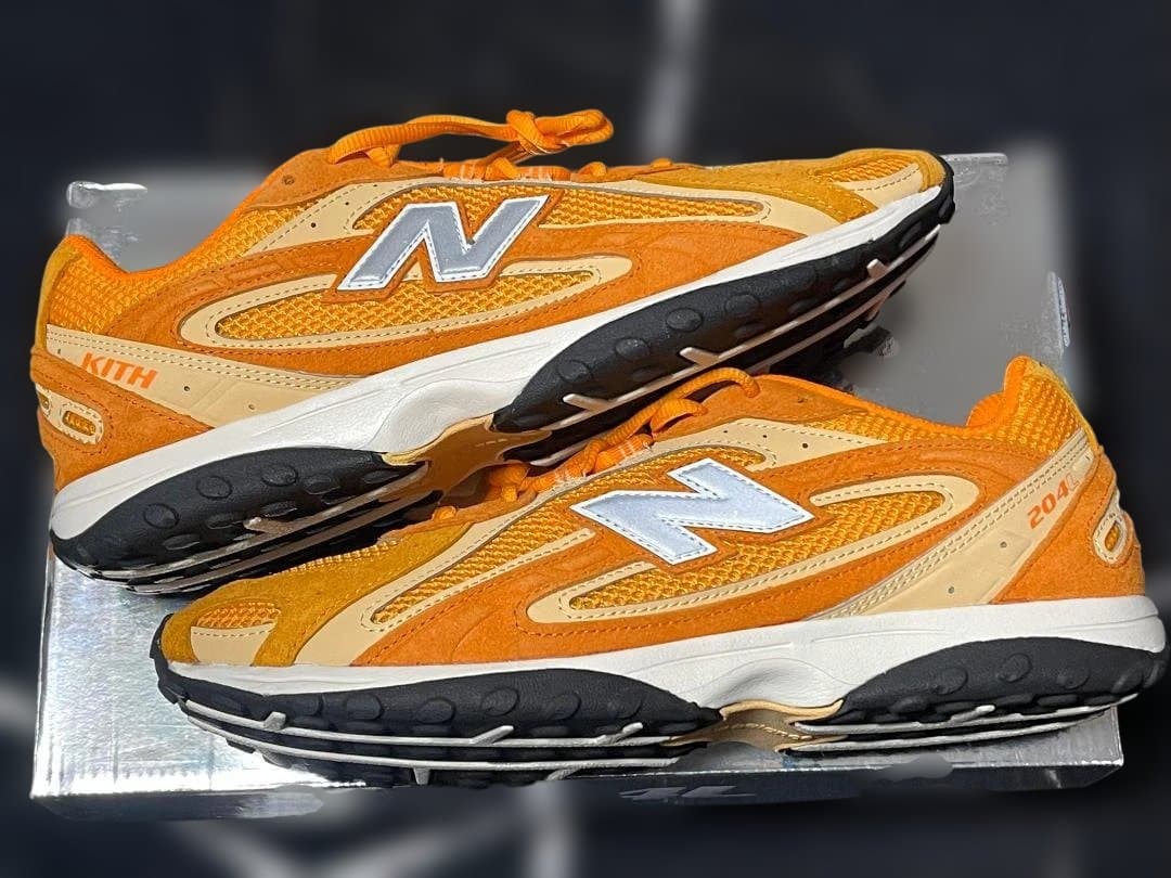 New Balance 2002R オレンジ