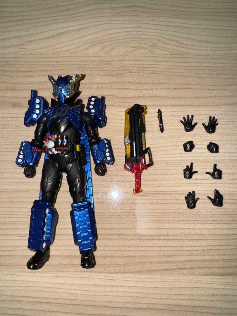 【箱無し】S.H.Figuarts仮面ライダービルド タンクタンクフォーム