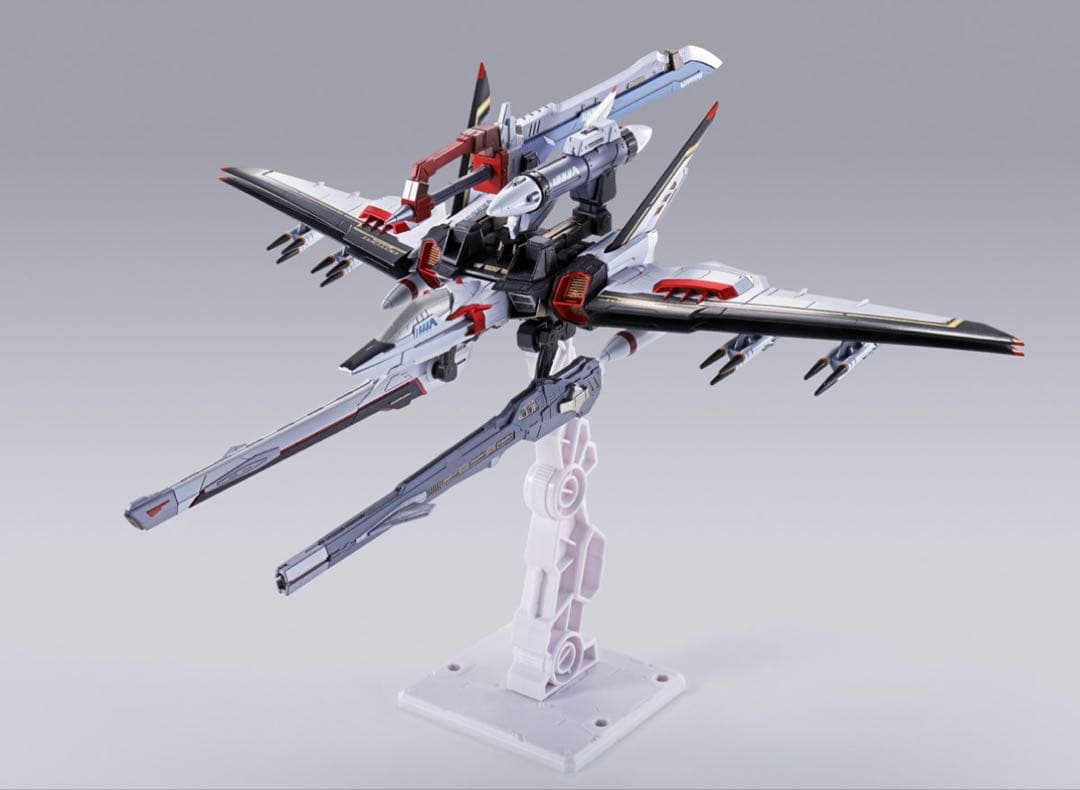 メタルビルド　ストライクルージュ オオトリ装備