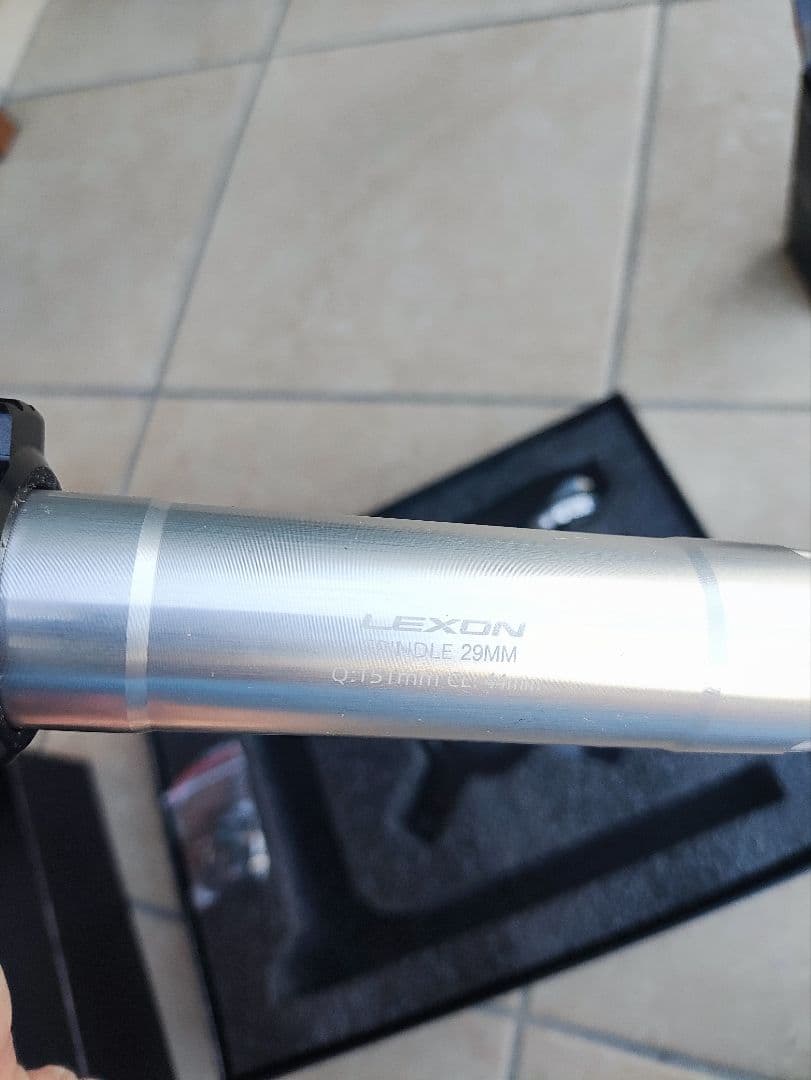 LEXON カーボンクランク 165mm チタン29mm + TOKEN BB
