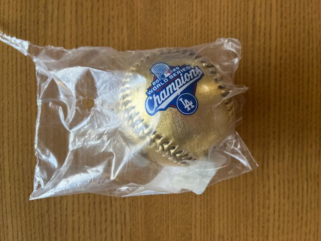 ドジャース 2025 優勝 ゴールドボール レプリカサイン 新品