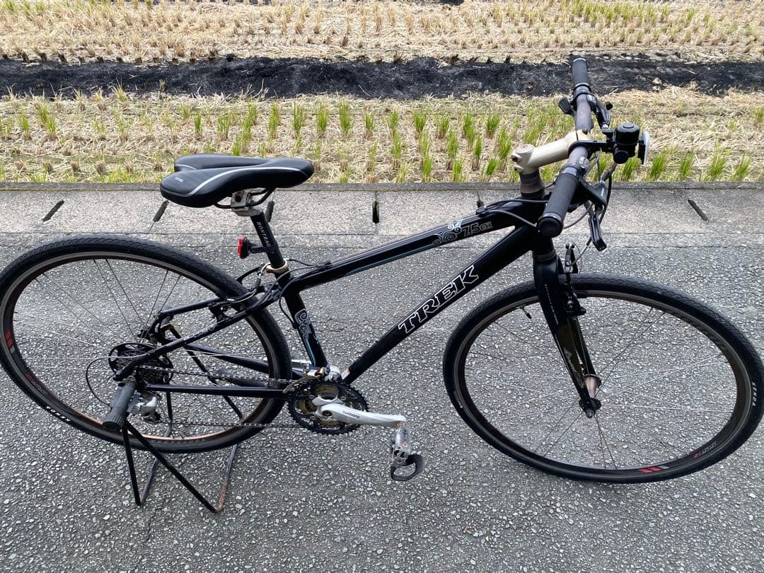 Trek 7.5FXクロスバイク ブラック　手渡し限定（福岡県）