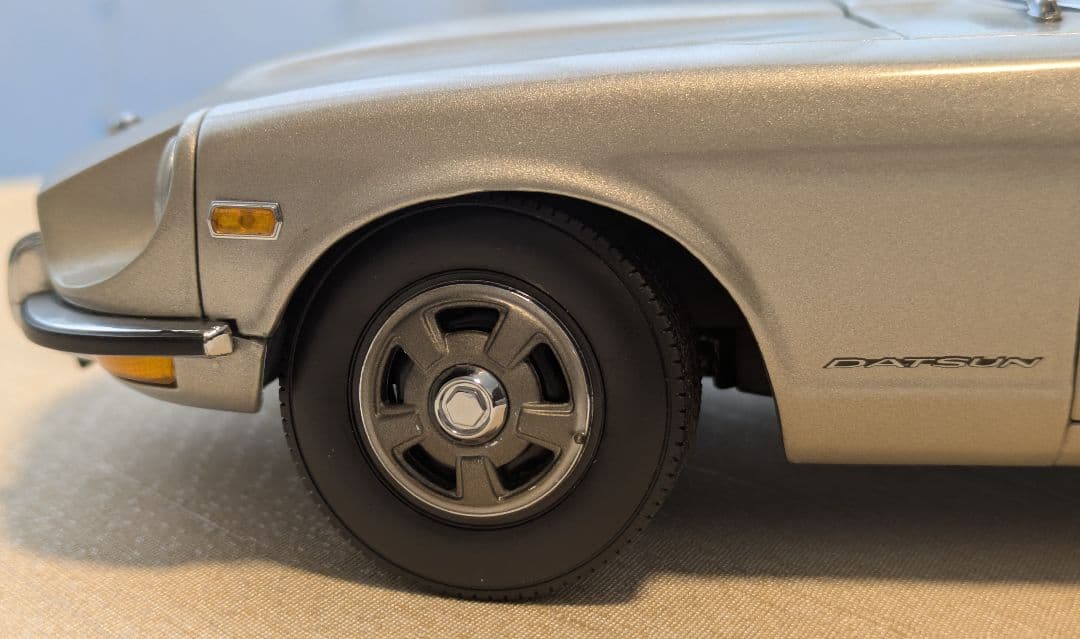 1/18 京商製　DATSUN 240Z シルバー