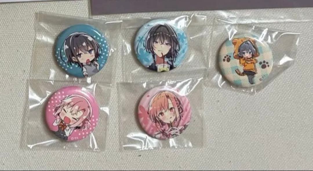 ささやくように恋を唄う 朝凪依 推しちゃれ ミニ缶バッジ