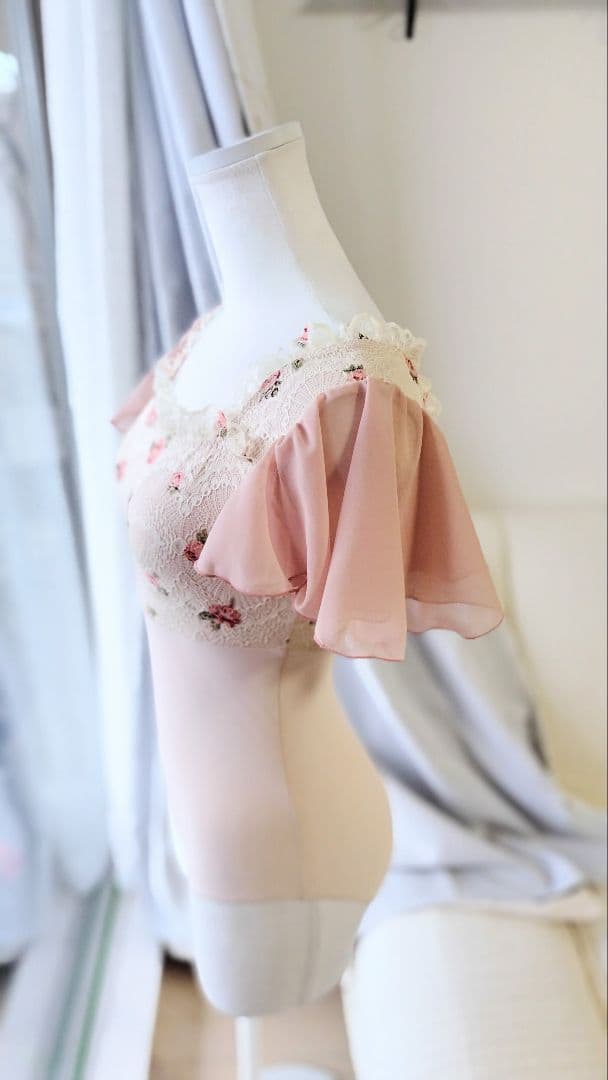 Ｓ～Ｍ／秘密の花園に咲く可憐なピンクの薔薇が可愛いピンクベージュ娘役レオタード