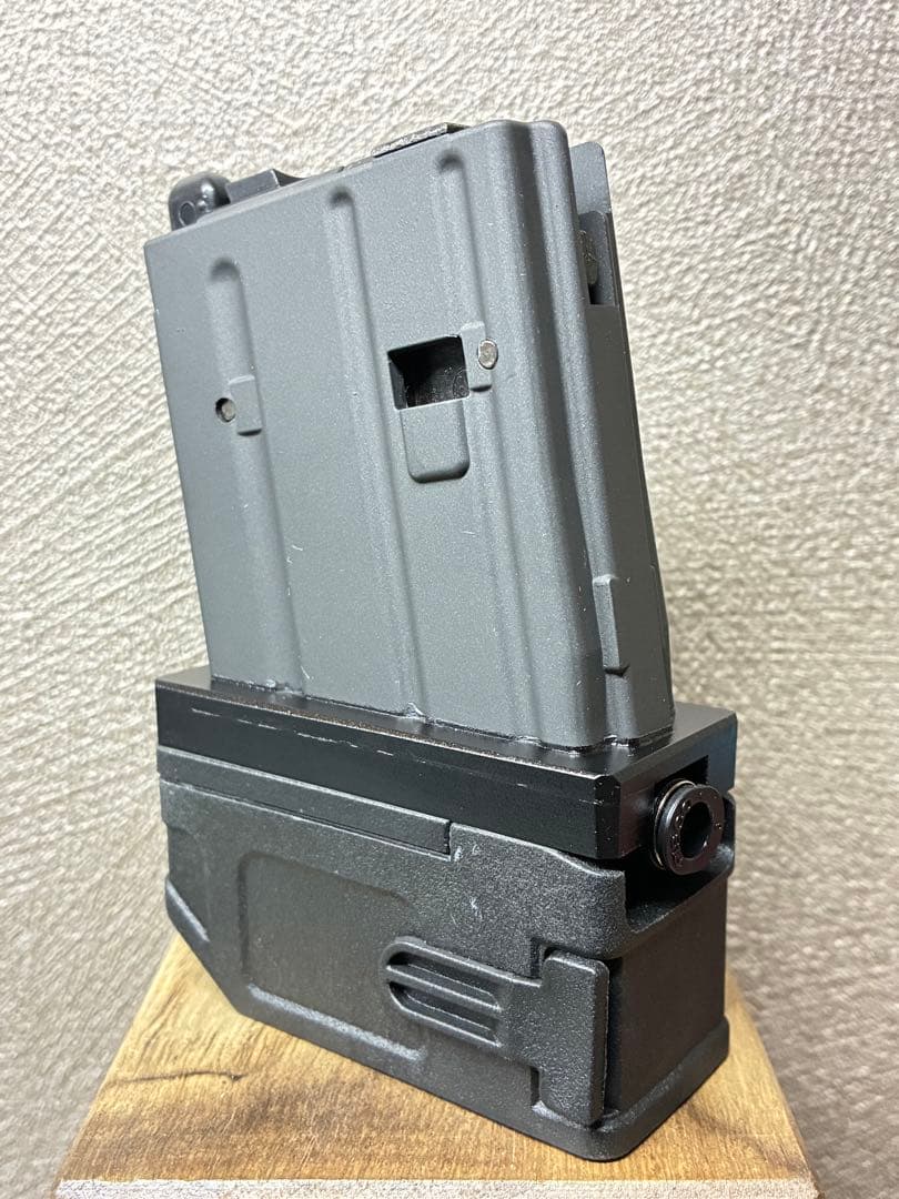R8-01 東京マルイ GBB M4 マガジンアダプター 外部ソース仕様