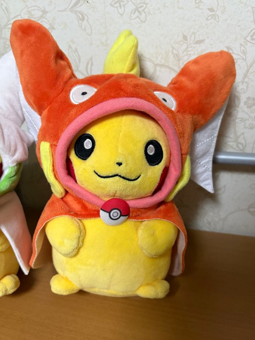 【最終値下げ】　ポンチョを着たピカチュウ　ぬいぐるみ　まとめ売り