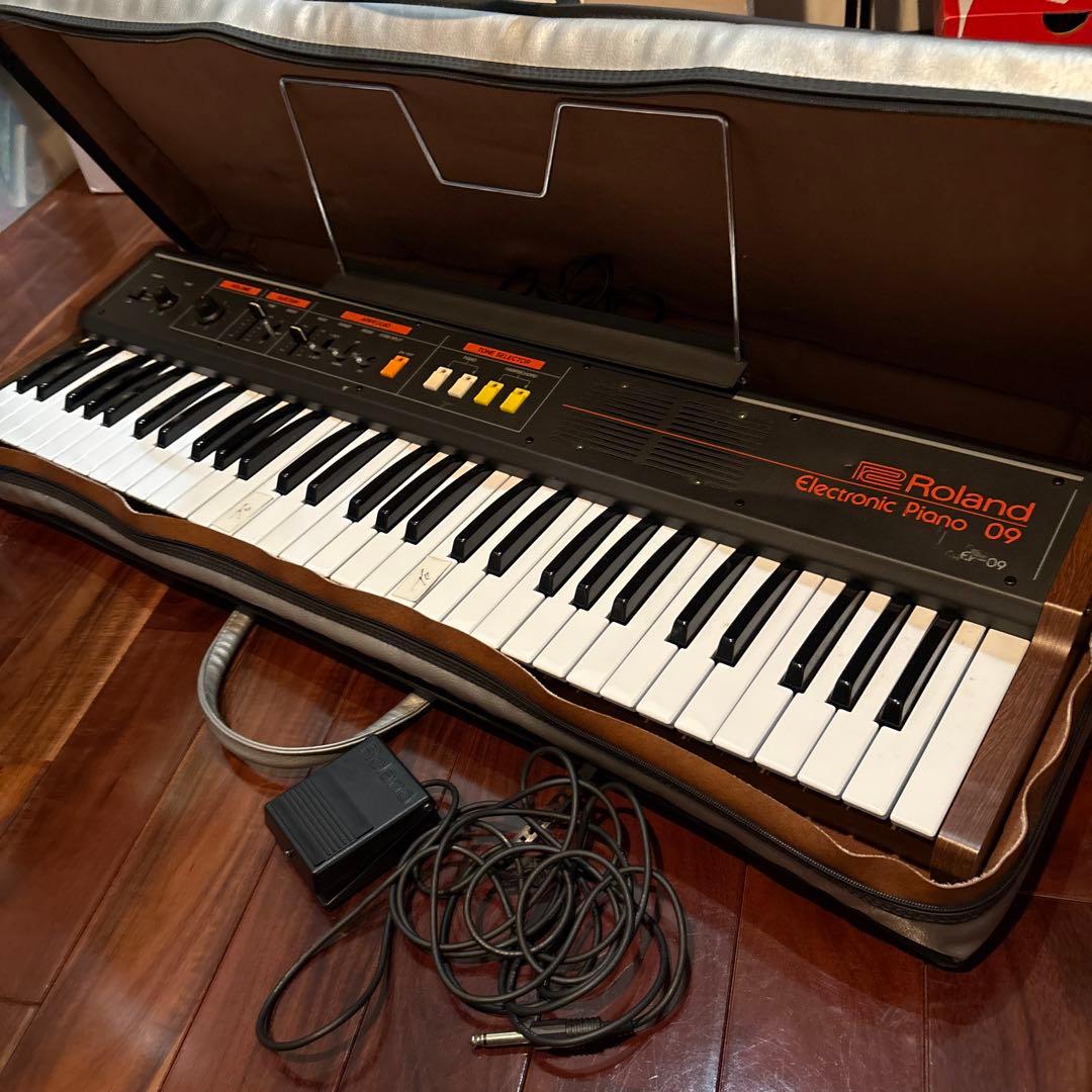 Roland Electronic Piano 09 61キー　電子ピアノ