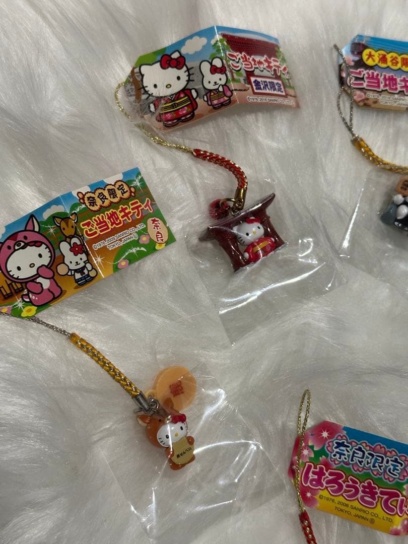 はろうきてぃ❁⃘*.゜ご当地キティストラップセット