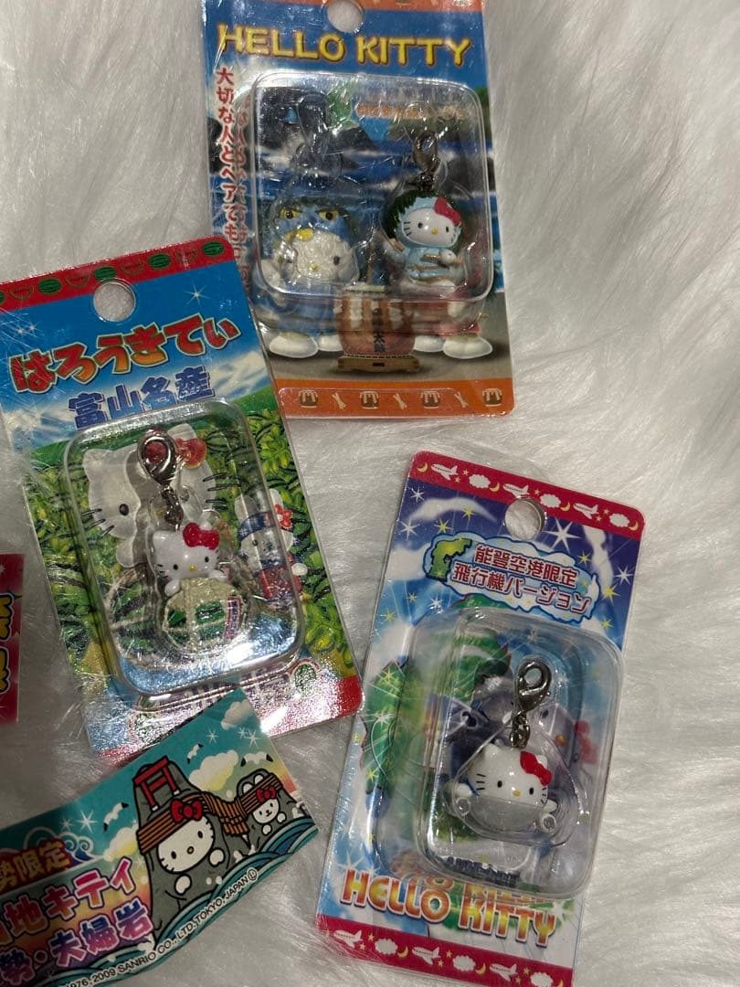 はろうきてぃ❁⃘*.゜ご当地キティストラップセット