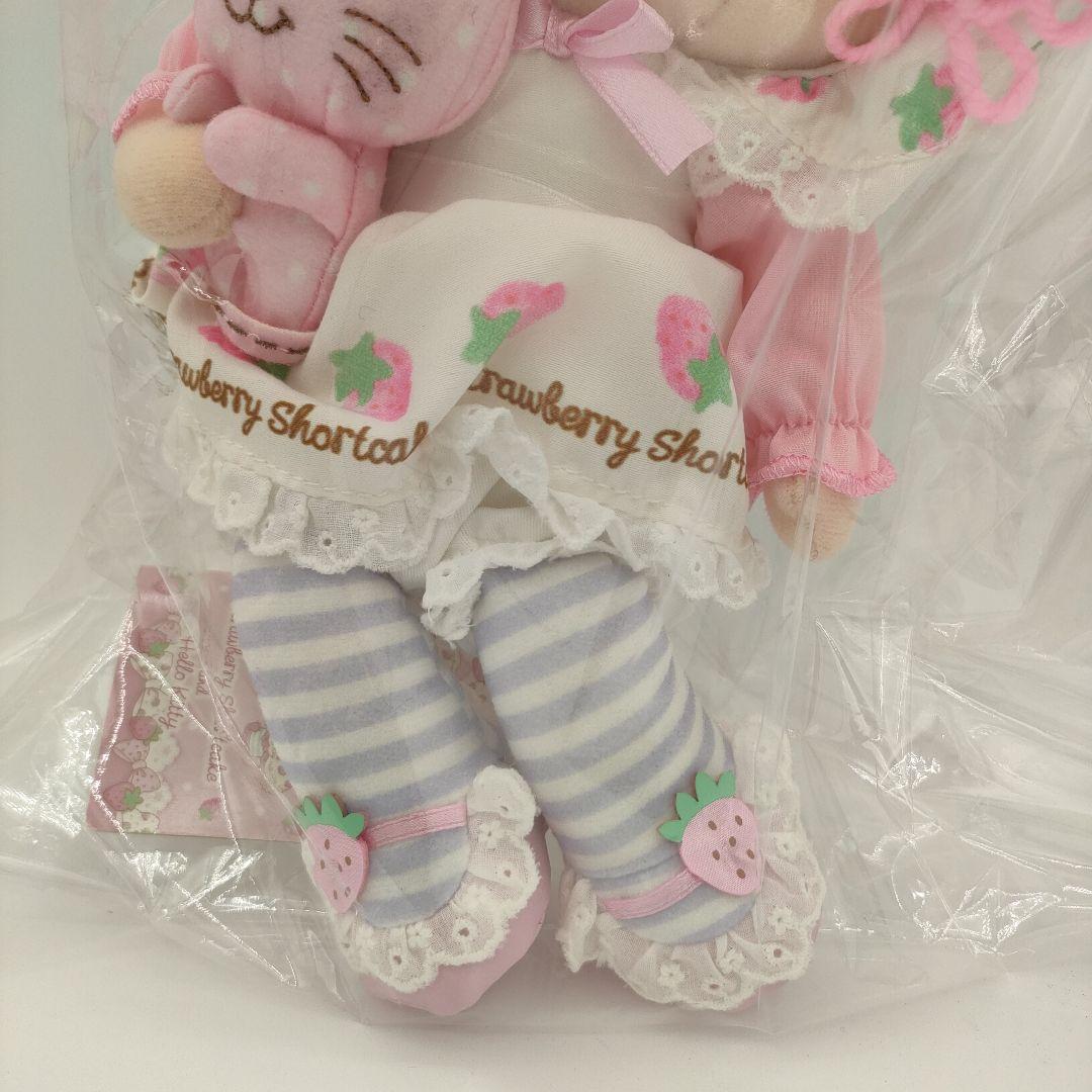 【激レア】キティ✖︎ストロベリーショートケーキ　ぬいぐるみ　イチゴ　サンリオ