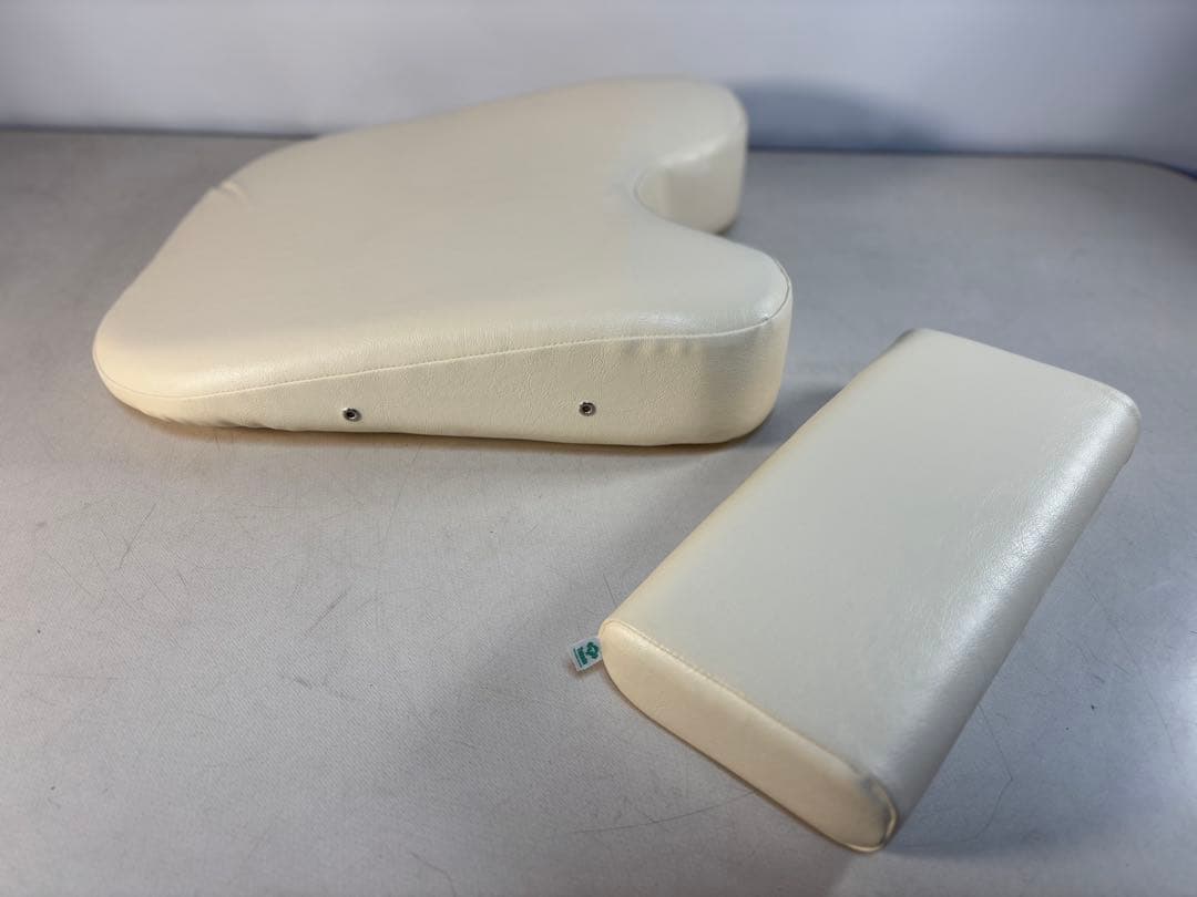 高田ベッド製作所製のケアーバスト用枕＆フェイス用枕