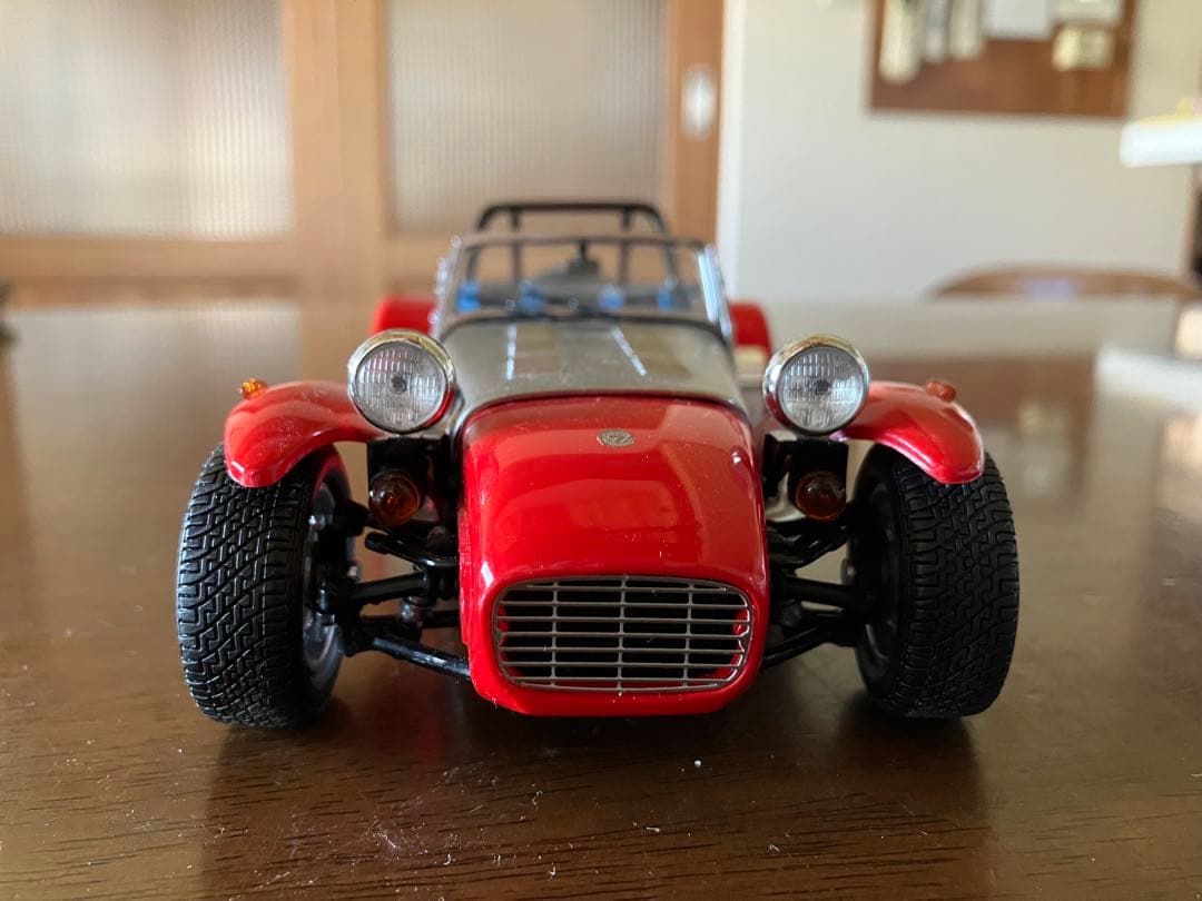 京商1/18CATERHAM SUPER SEVEN ミニカーレッド/シルバー