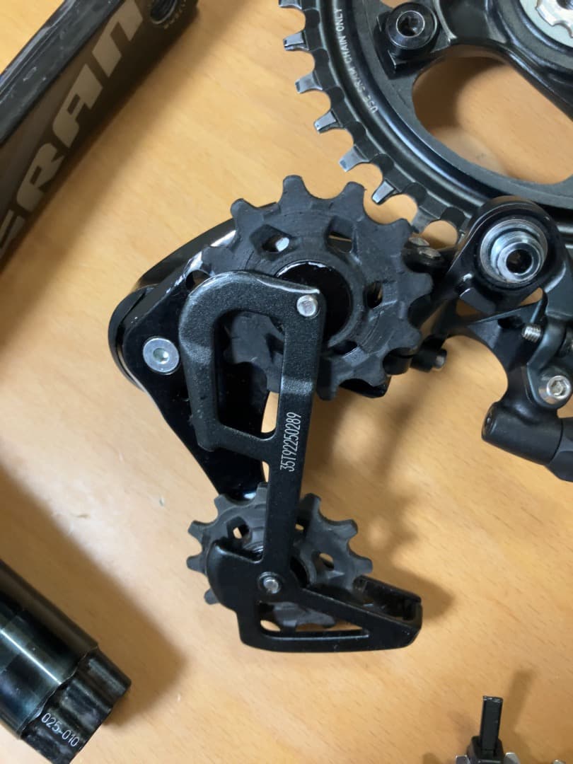 SRAM機械式11速クランク(170)、シフター(1x)、RD、スプロケセット