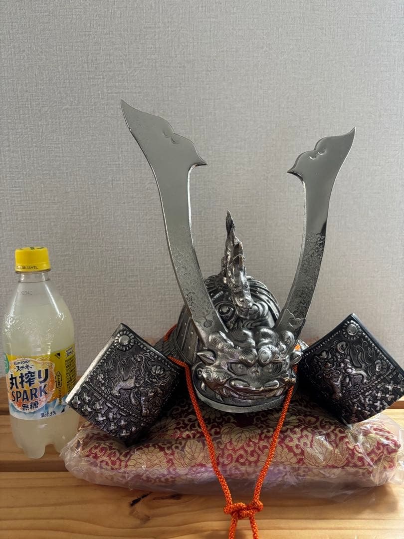 兜。金属製 。レトロ。未使用。シルバー。シンプル