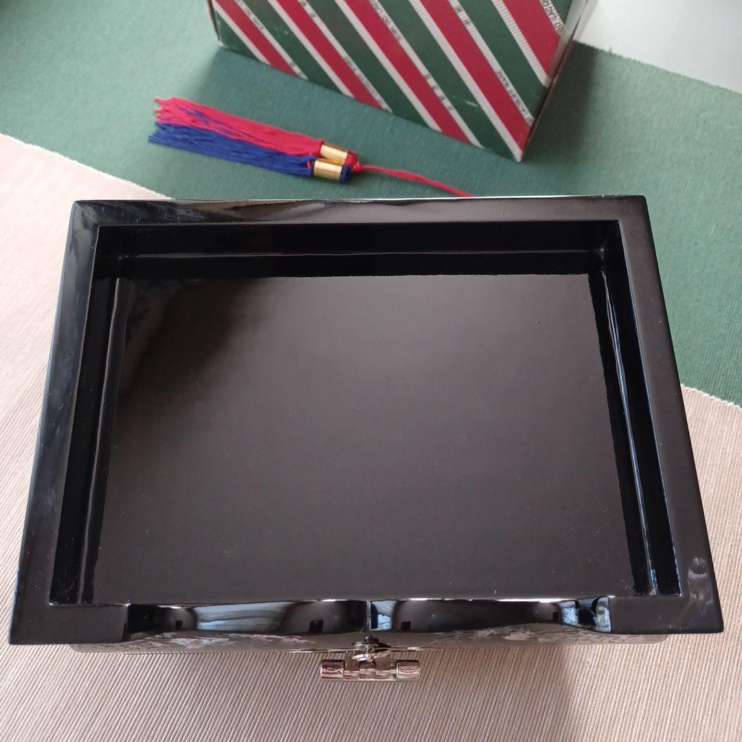 宝石箱　小物収納　螺鈿細工 漆器　工芸品　鏡付き