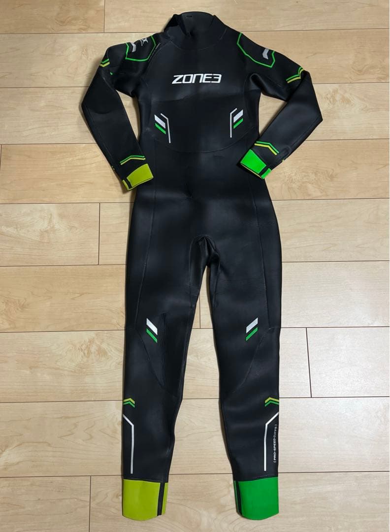 【試着のみ•美品】トライアスロンzone3ウエットスーツ　ジュニアMサイズ