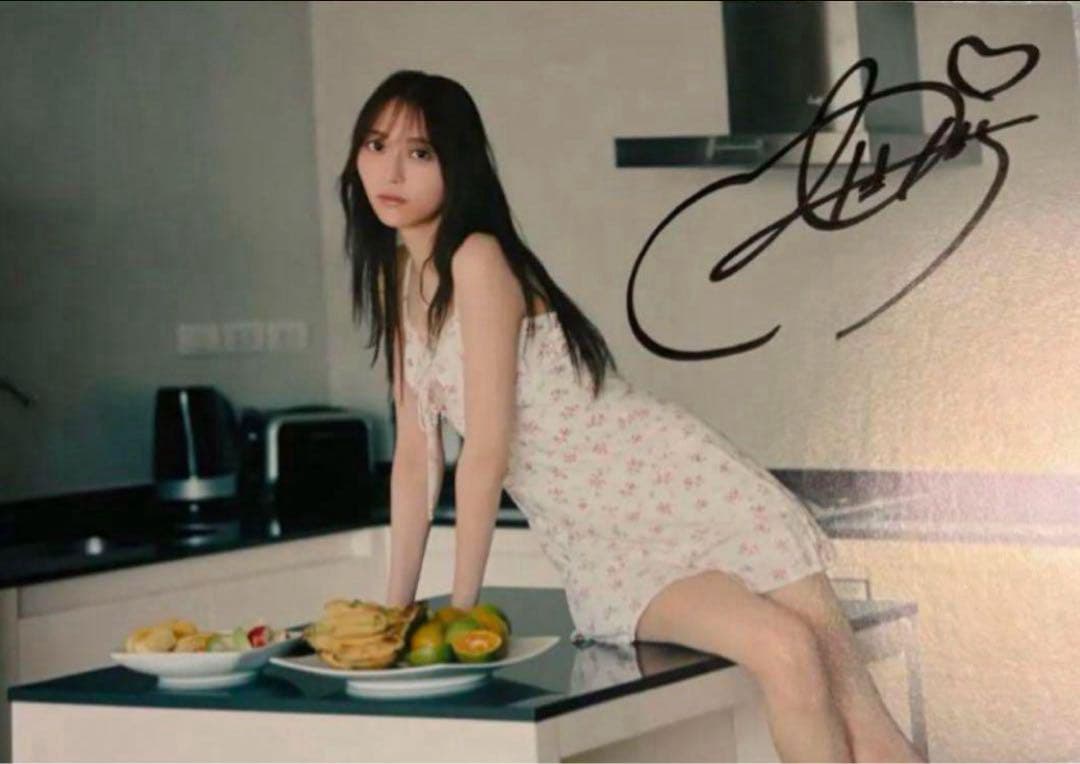 乃木坂46 弓木奈於1st写真集 『天使だったのか』　直筆サイン入りパネル