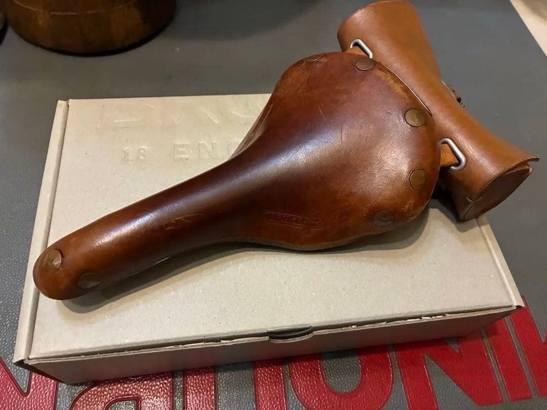 BROOKS SWIFT レザーサドル　ブラウン　レザーサドルバッグ