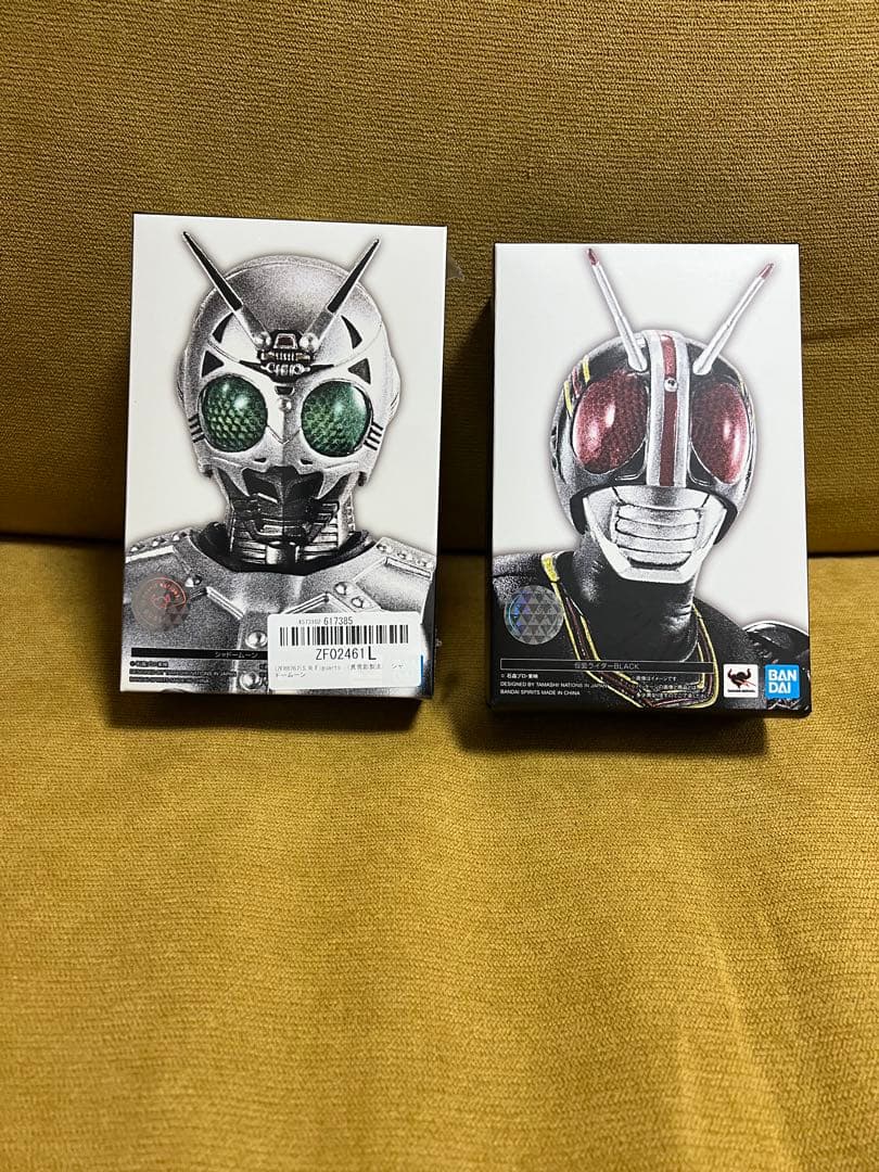 S.H.Figuarts（真骨彫製法）　BLACK、シャドームーン　2体セット