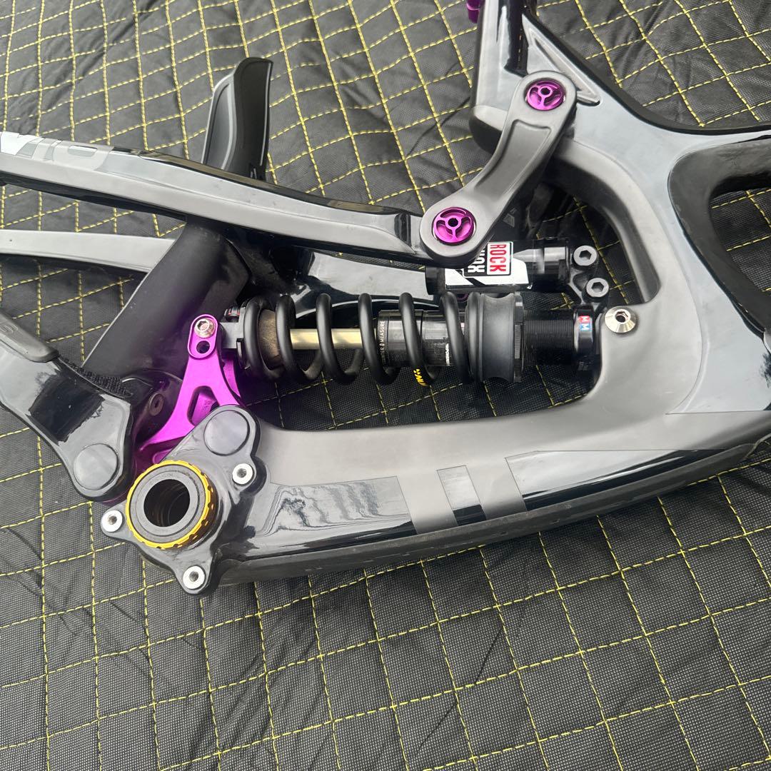 INTENSE M16 CARBON Sサイズ