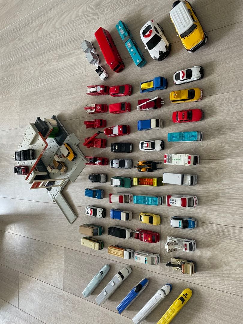 【バラ売不可】トミカ ミニカー 約50台 駐車場セット