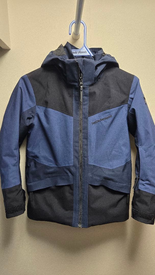 ®さま用　Peak performance ジュニ　スキーウエア上のみ130中古