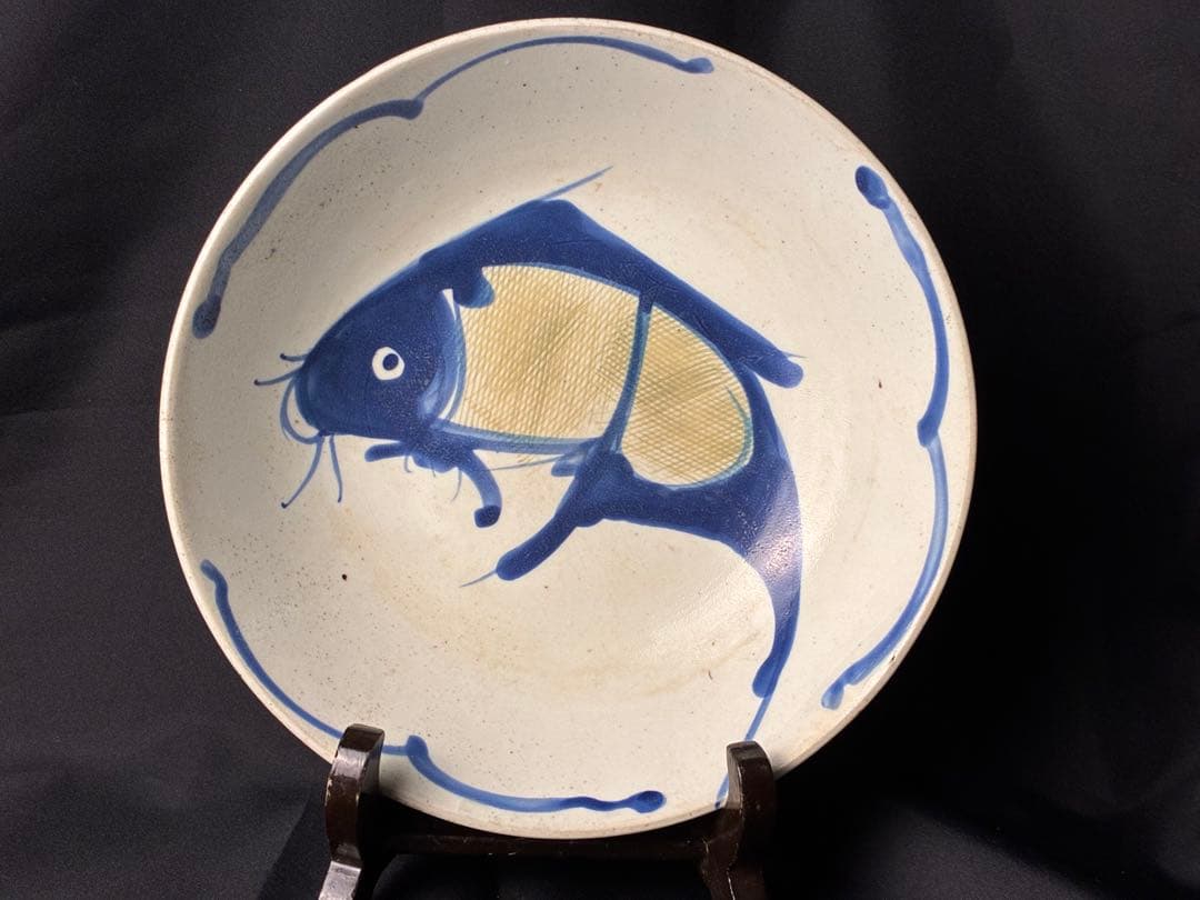 魚の絵皿 呉須染付け