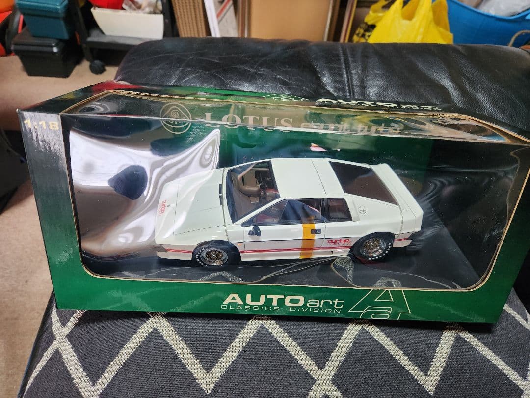 自動車 AUTOart Lotus Esprit Turbo 1/18