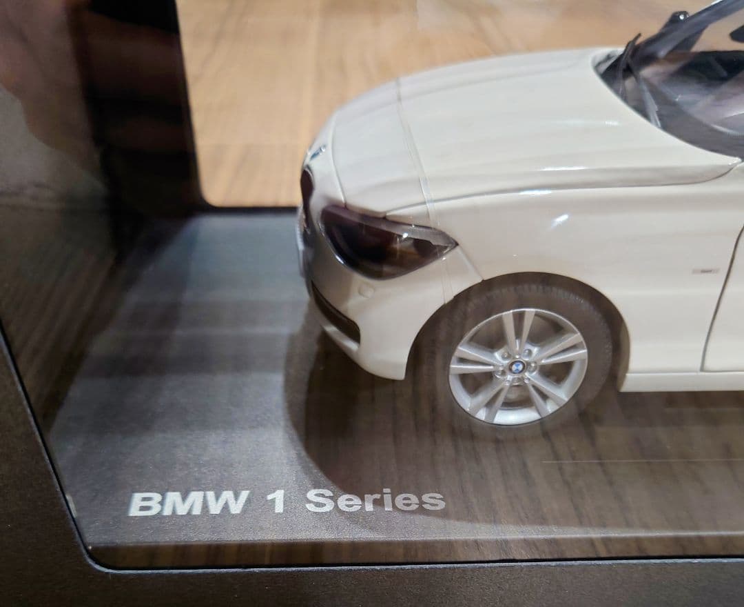 【新品】 1 Series ミニカー 1/43【未開封】