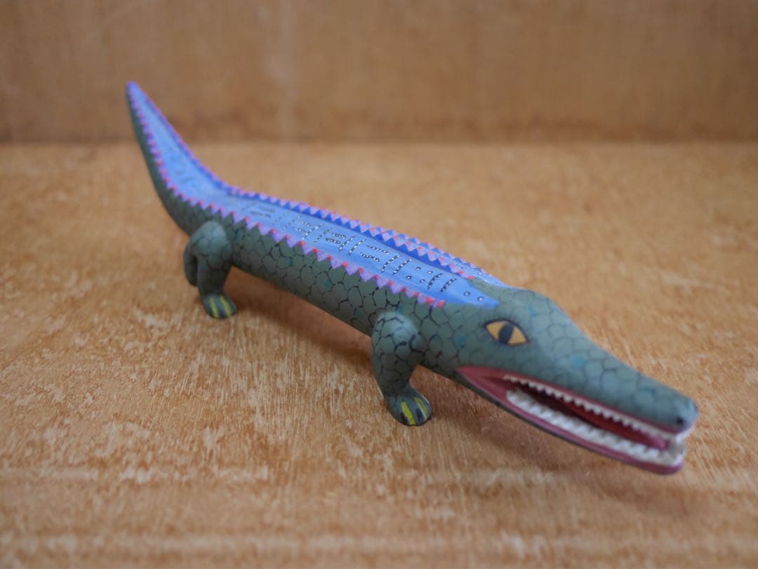 OAXACAN WOOD CARVING オアハカンウッドカービング　ワニ