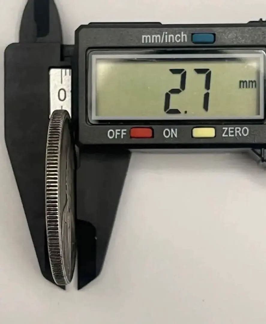 中国 銀貨 袁世凱像 中華民国　憲法成立記念弊 中国古銭 重さ26.5g