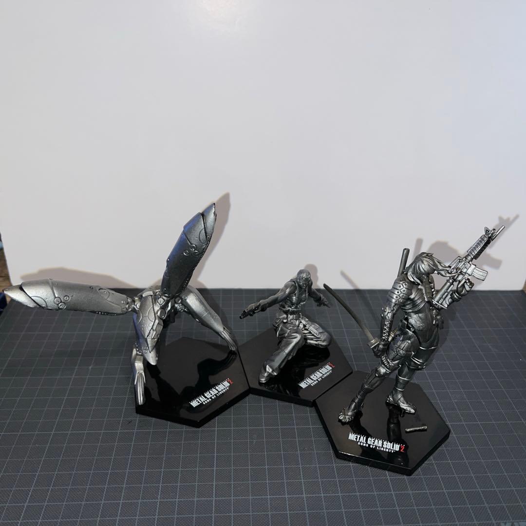 レア！ガンメタリック　メタルギアフィギュアコレクション　セット