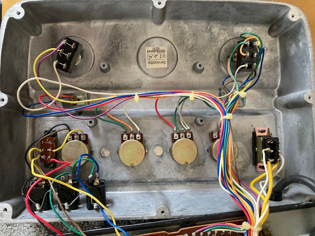 ギター BOSS CE-1