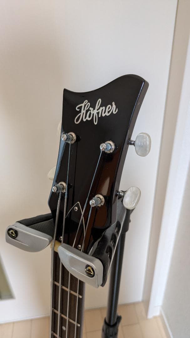 Hofner Ignition club SB ナットノブ交換済