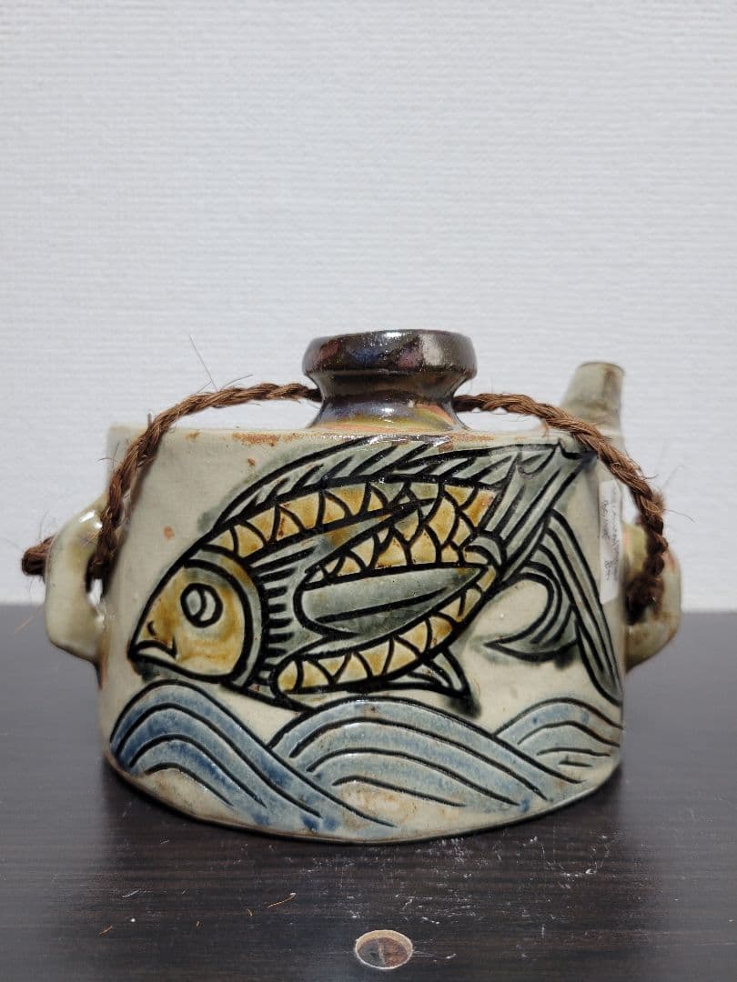 宮城智　壺屋焼魚図宝瓶　最大横幅約15cm