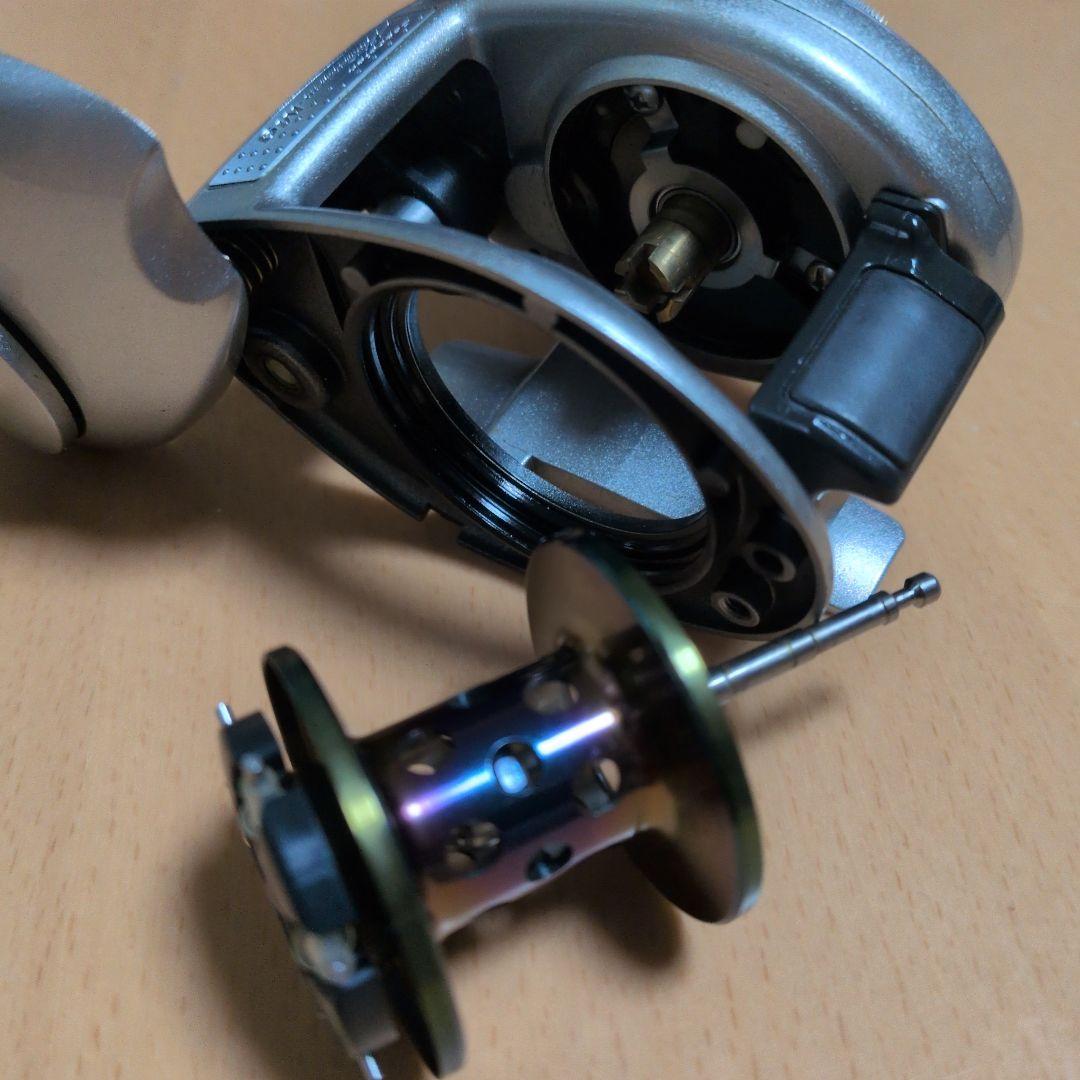 スコーピオン メタニウムMg ベイトリール右巻き